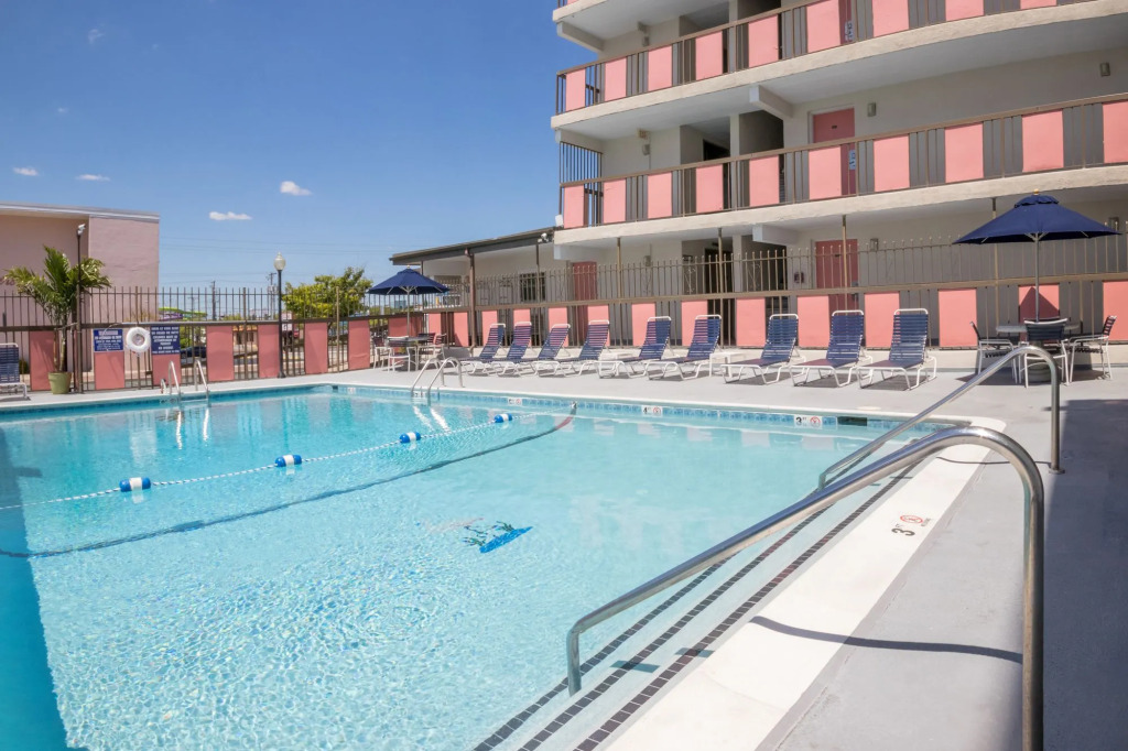 Flamingo Motel