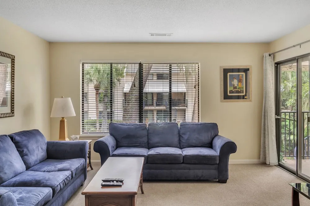 Serene 2br Retreat At Springwood Villas, Hh Island 2 Bedroom Townhouse by Redawning