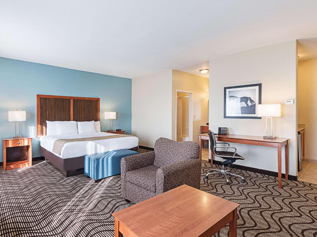 La Quinta Inn & Suites by Wyndham Mathis