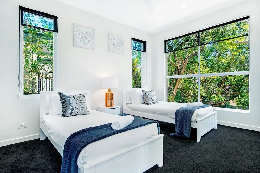 Luxury 5 Bedroom House with Private Pool in the heart of Surfers Paradise