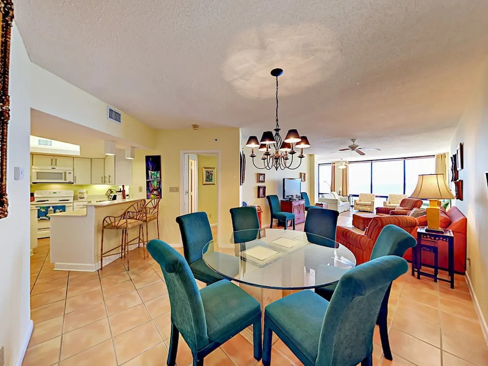 Summer House Condo Unit 1504a 3 Bedrooms 2 Bathrooms Condo