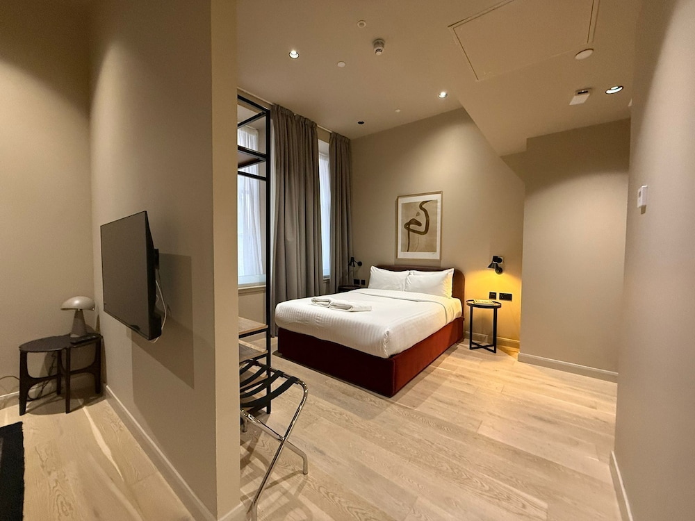 VCity Suites at The Teacher