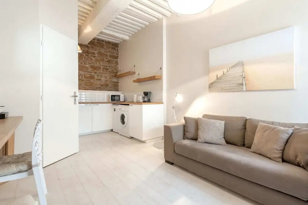 Charming Studio for 2 near the Metro by GuestReady