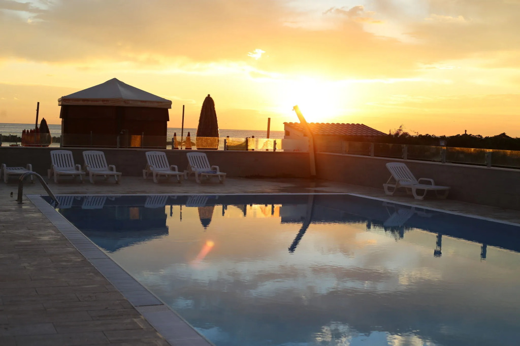Sea Lion Hotel