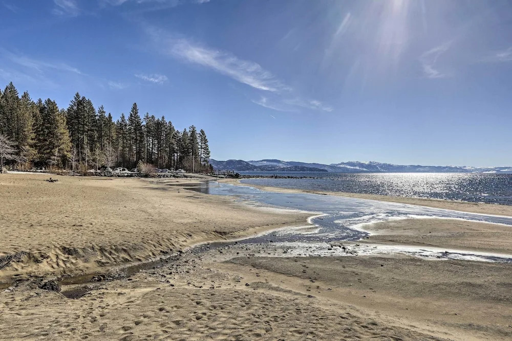 Dog-friendly Kings Beach Log Cabin w/ Hot Tub!