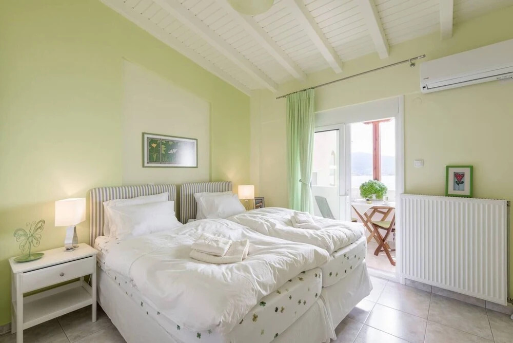 Beautiful and Modern Apartment in Neos Marmaras