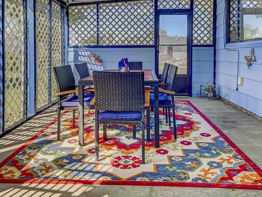 East Side Sunset Pad 3 Bedroom Home