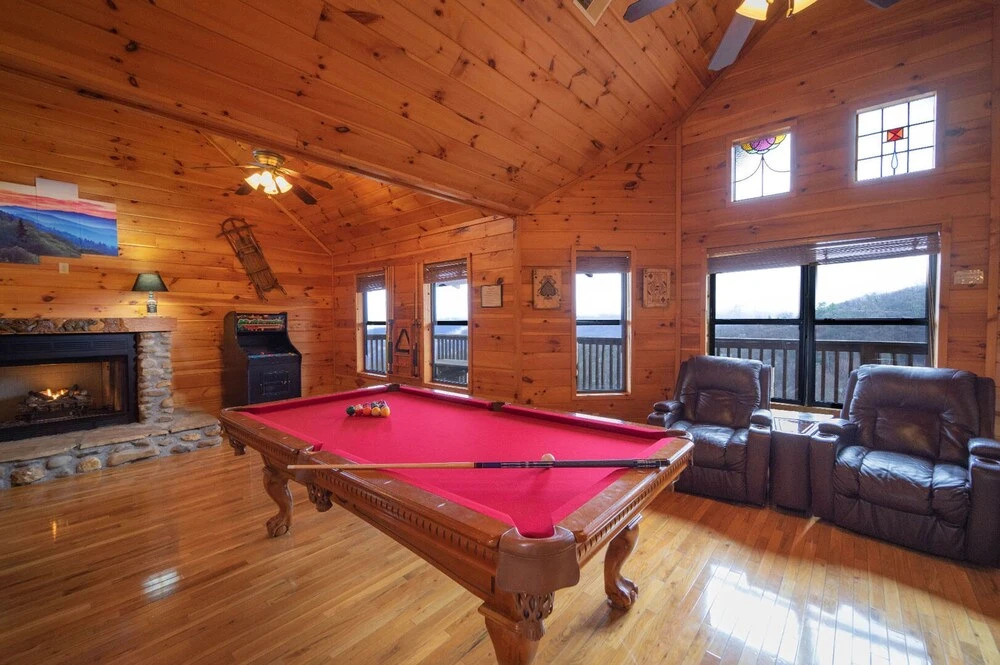 Smokerise Lodge by Heritage Cabin Rentals