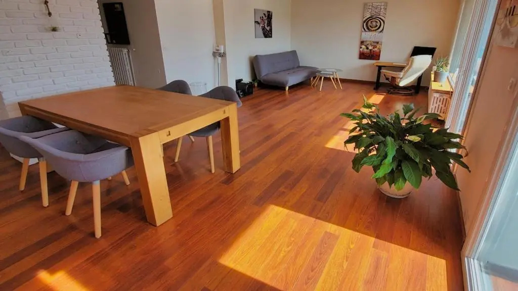 Luxury Apartment * Quiet * View * Heart of Annecy * 2 steps from the Lake * * * *