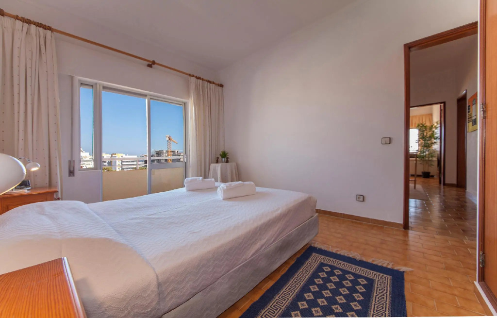 B43 - Spotless Seaview Apartment