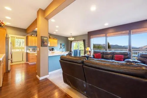 West Sail-River/Mt Vw-5BR/2.5B