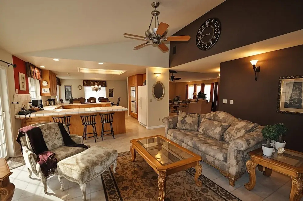 Yosemite Villa - Only 0,3 Miles from Lake Lodge Beach and Playground