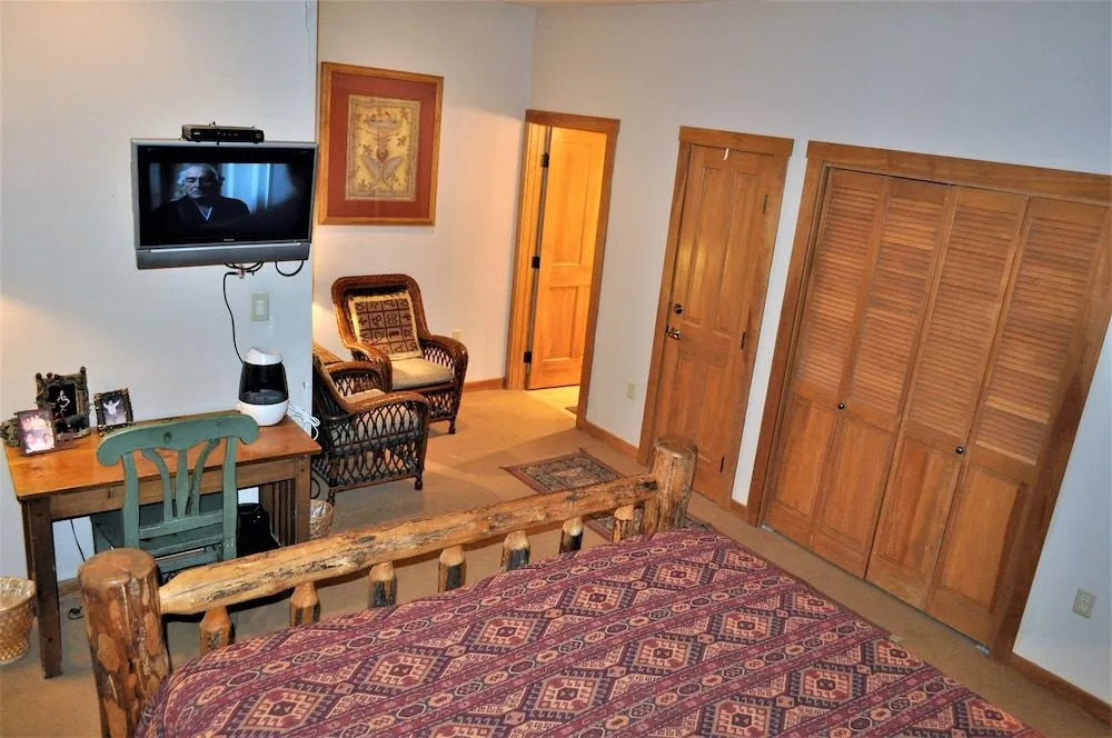 Arapahoe Lodge 1 Bed 2 Bath