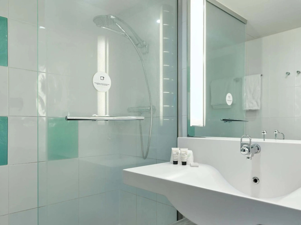 B&B HOTEL Cergy Port 4 étoiles