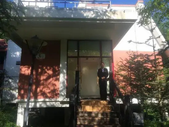 Shennong Hotel