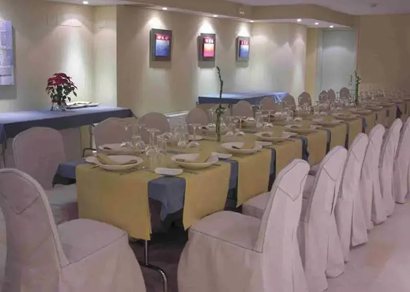 UP Hotel Velilla