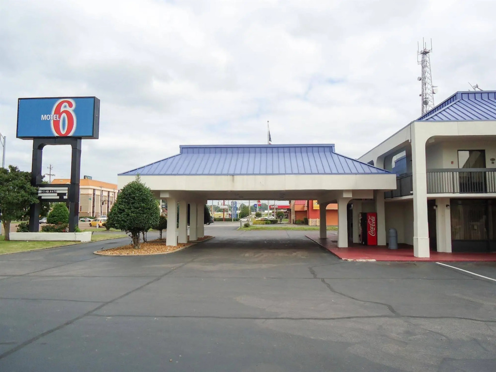 Motel 6-Memphis, TN - East