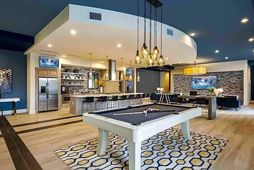 Must-see 2br/2ba Apt by Domio
