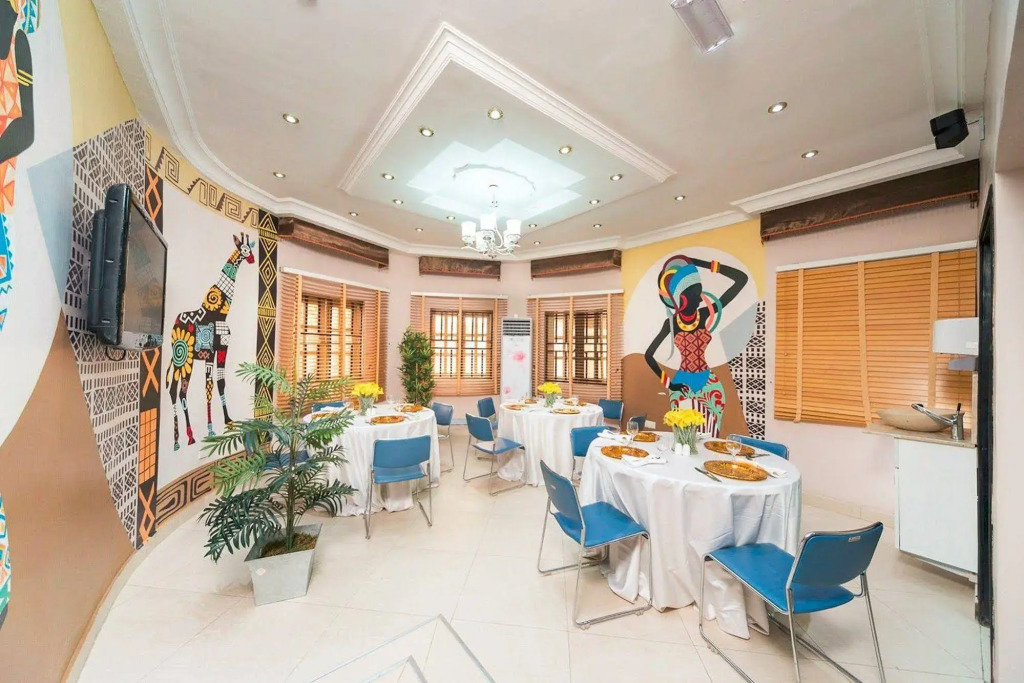 Britannia Hotel and Suites