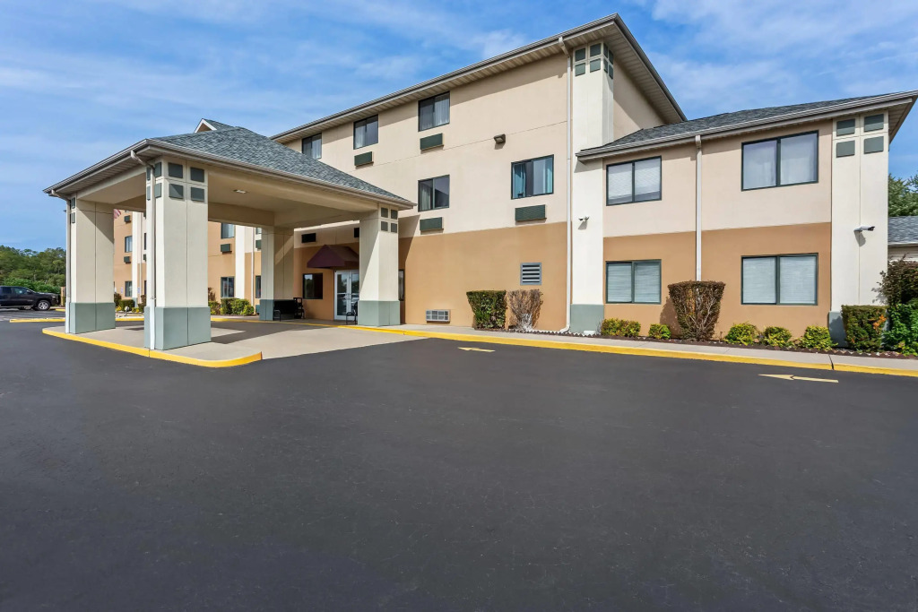 Quality Inn-Sawyer