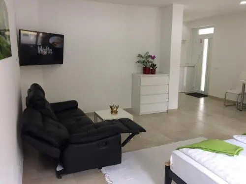 Studio Apartment Cindra