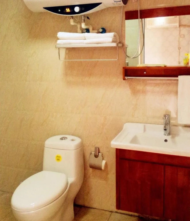 Longbai Business Hotel
