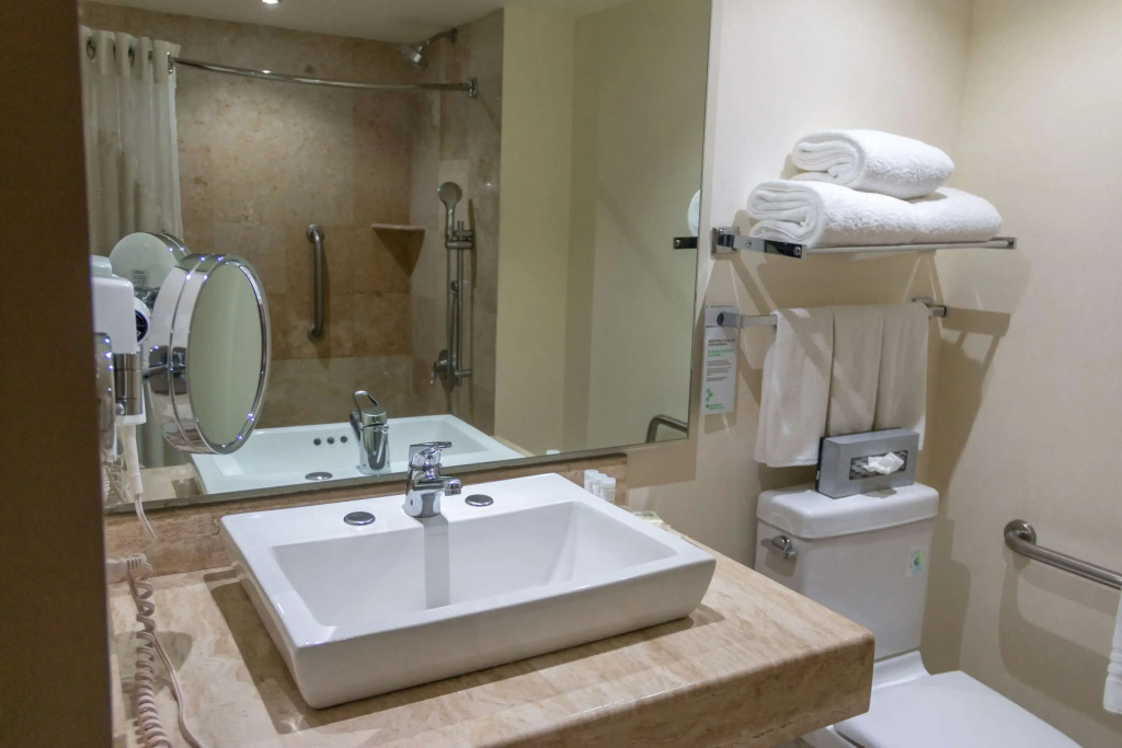 Wyndham Garden Guadalajara Expo Plaza del Sol