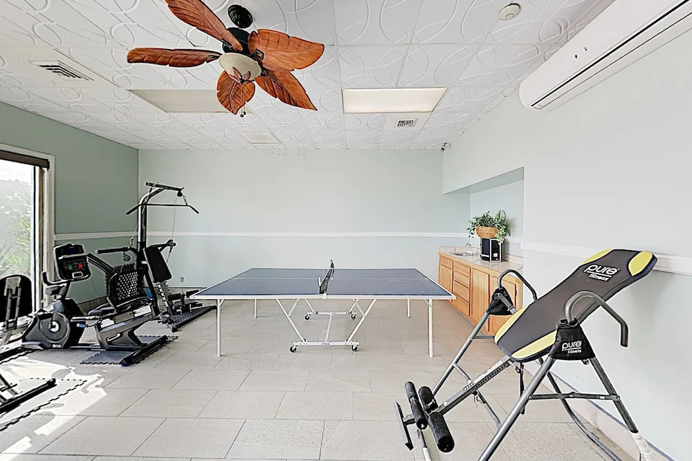 Updated Shorefront W/ Pool - Walk To Waves! 2 Bedroom Condo