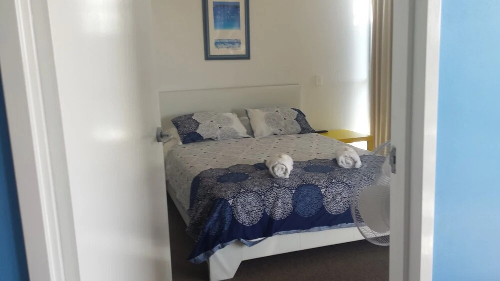 Grand Hotel Apartments Gold Coast by owner