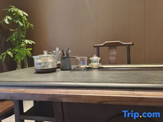 Handong Mingyue Hotel (Jinyuan Plaza)
