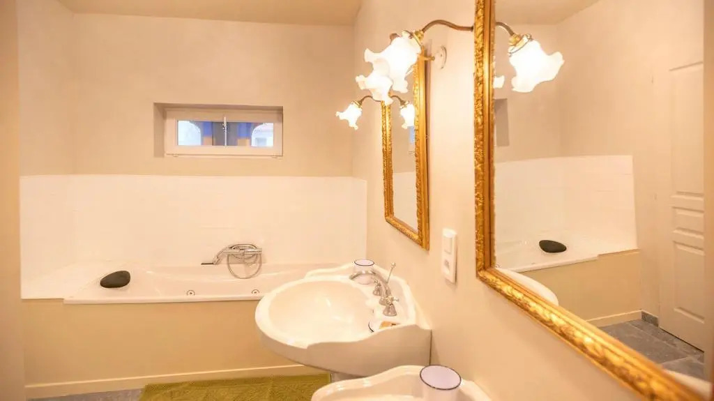 les Myrrhophores et Spa, Chambres dHôtes et Gîtes de charme