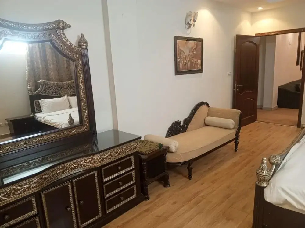 Rehman Gardens - 3BR Apartment