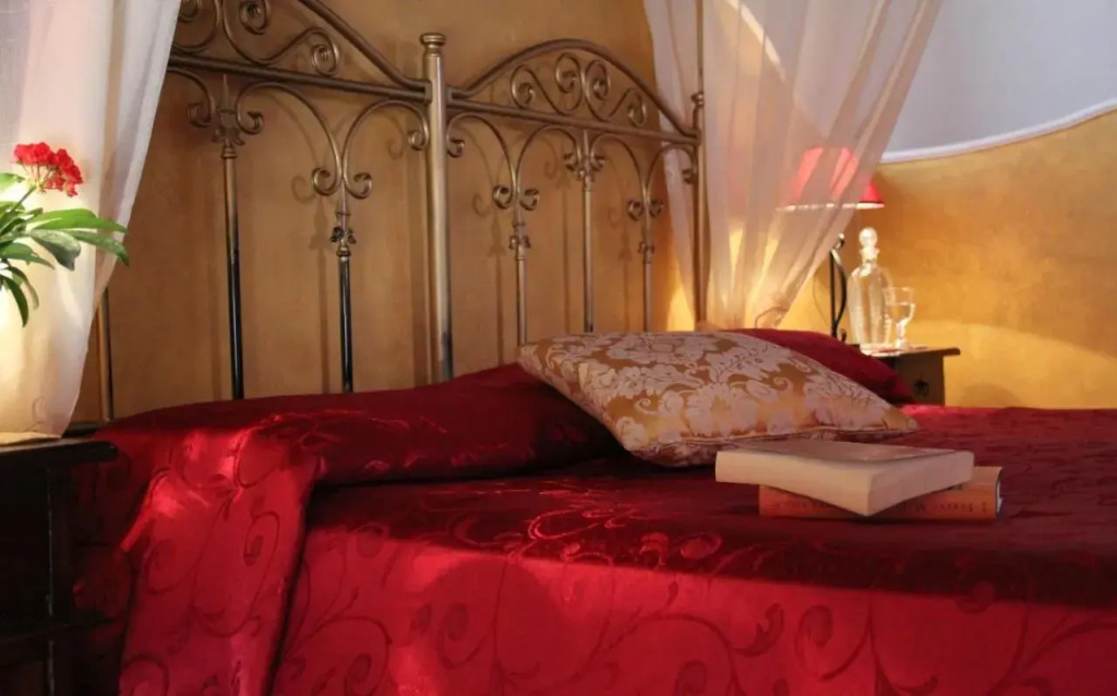 Antica Corte delle Ninfee, Historical Private Villa