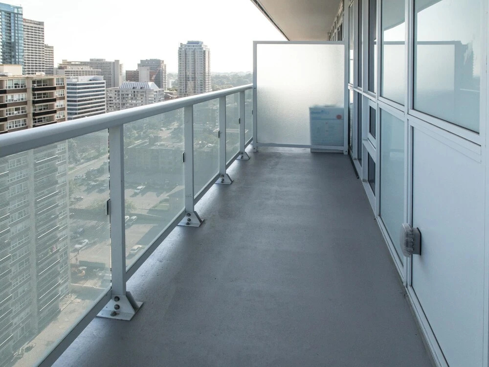 Modern 2 Bedroom Yonge and Eglinton Condo