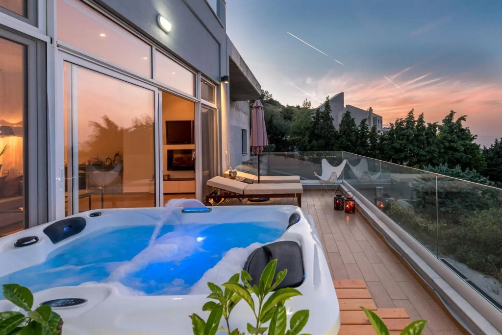 FlyViewFlatsGOLD PrivateHotTub with SeaView