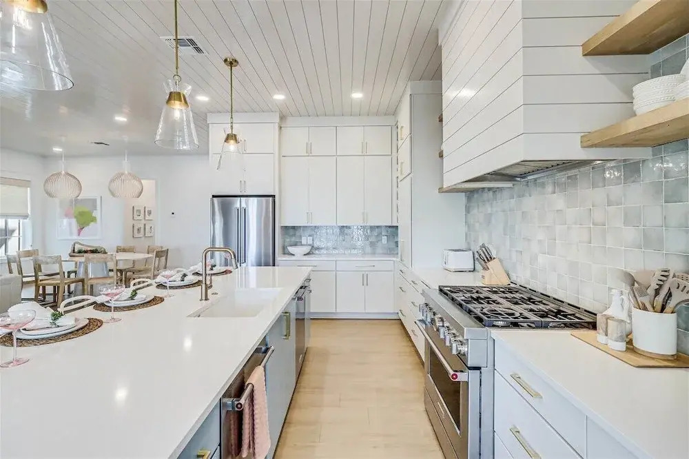 Afterley Pointe 213 LAK