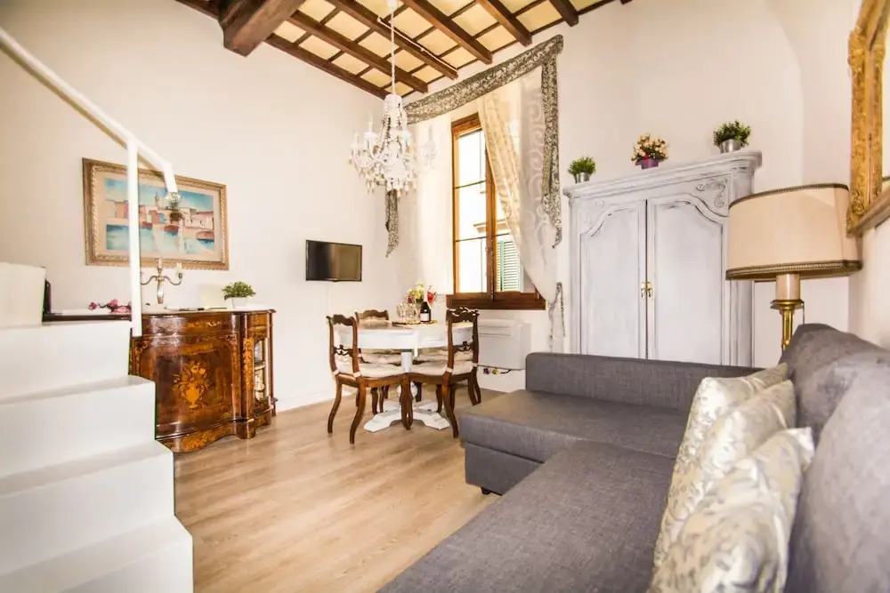 Art Apartment del Corso