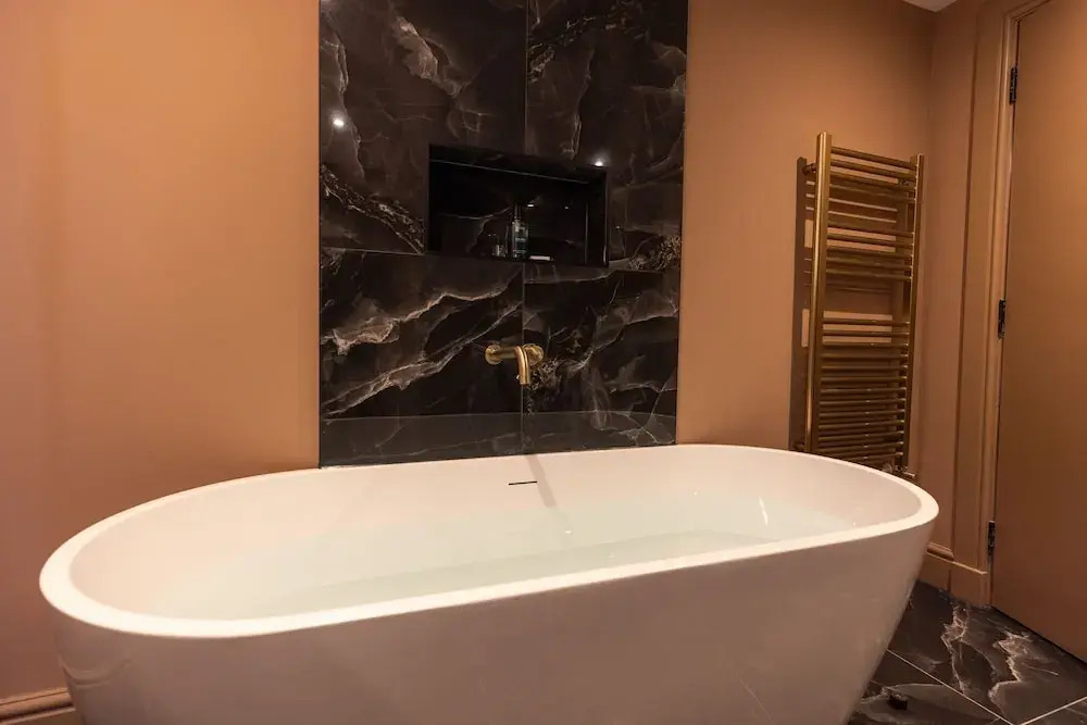 Luxury Georgian Aparthotel by Hauss Ayr - 5mins to Beach, Town Centre