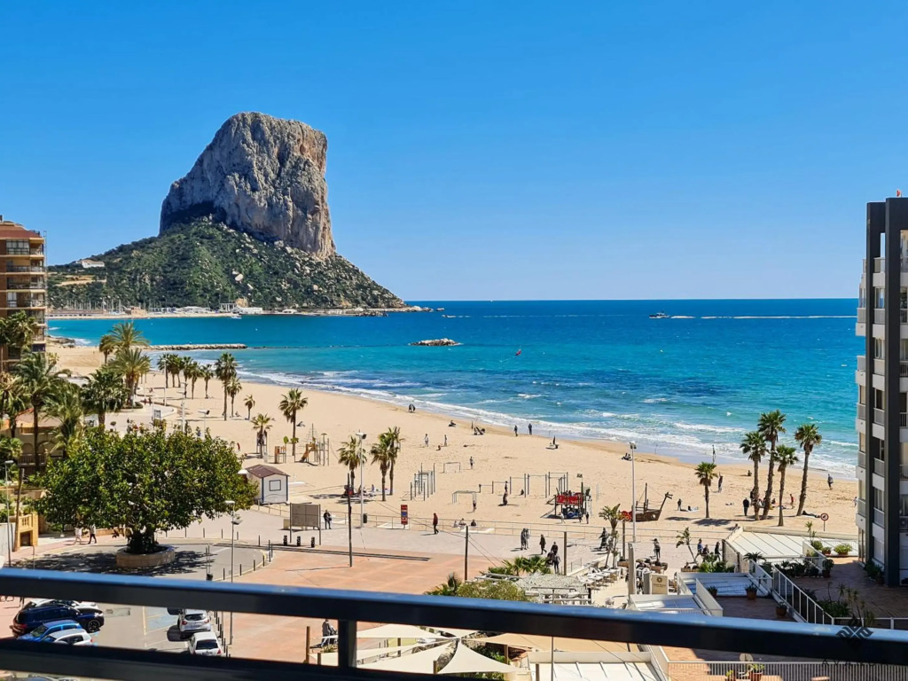 A007 - Apartamento moderno con espectaculares vistas al mar en la playa del Arenal Bol de Calpe
