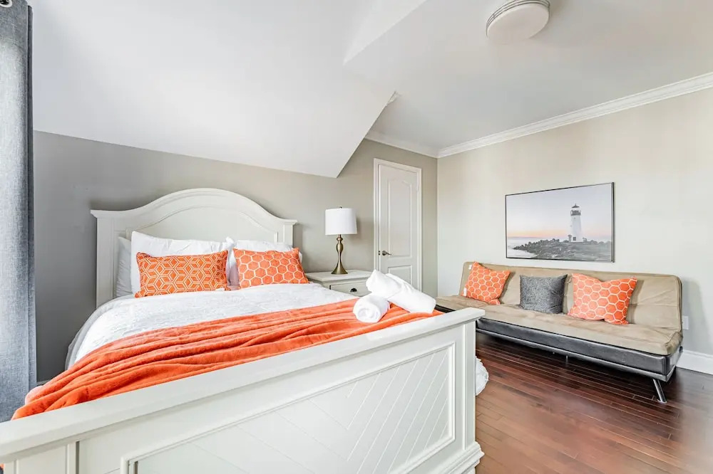 Luxury Villa - Mississauga Square One
