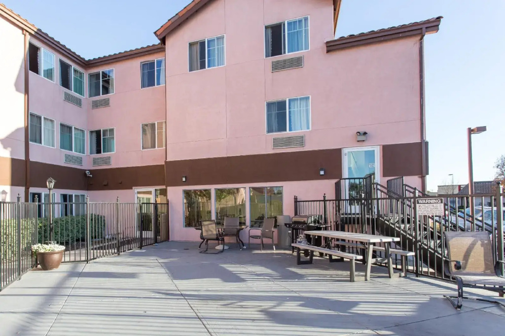 Rodeway Inn & Suites Hayward - Oakland South