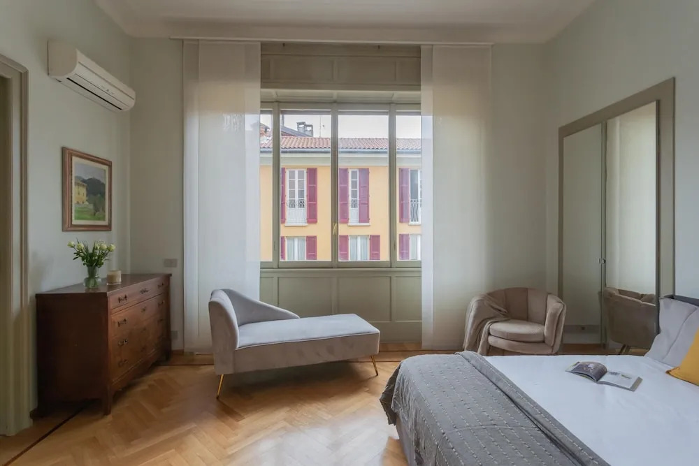 Garibaldi's Balcony by Rent all Como