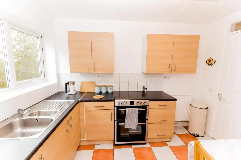 Cosy City Centre Apartment With Parking