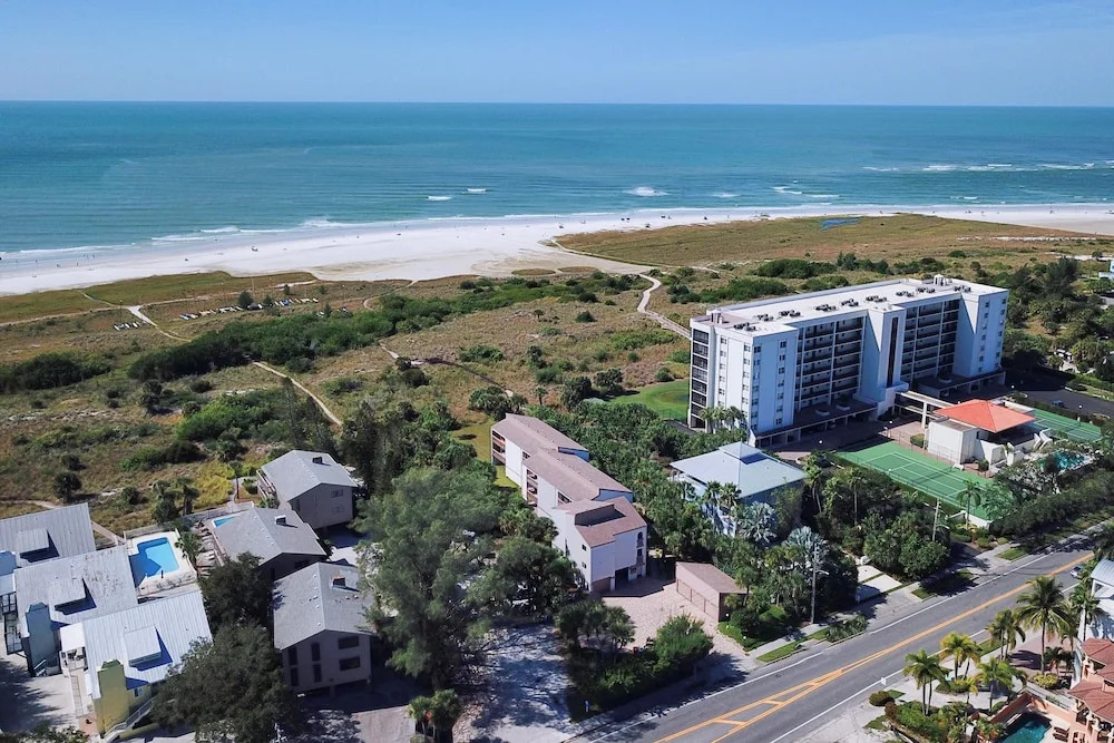 New Listing! Updated Corner Unit W/ Beach Path 3 Bedroom Condo