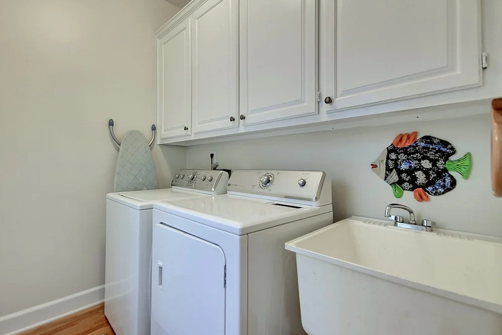 Gated 5br W/ Private Pool - Beaches, Playground 5 Bedroom Home