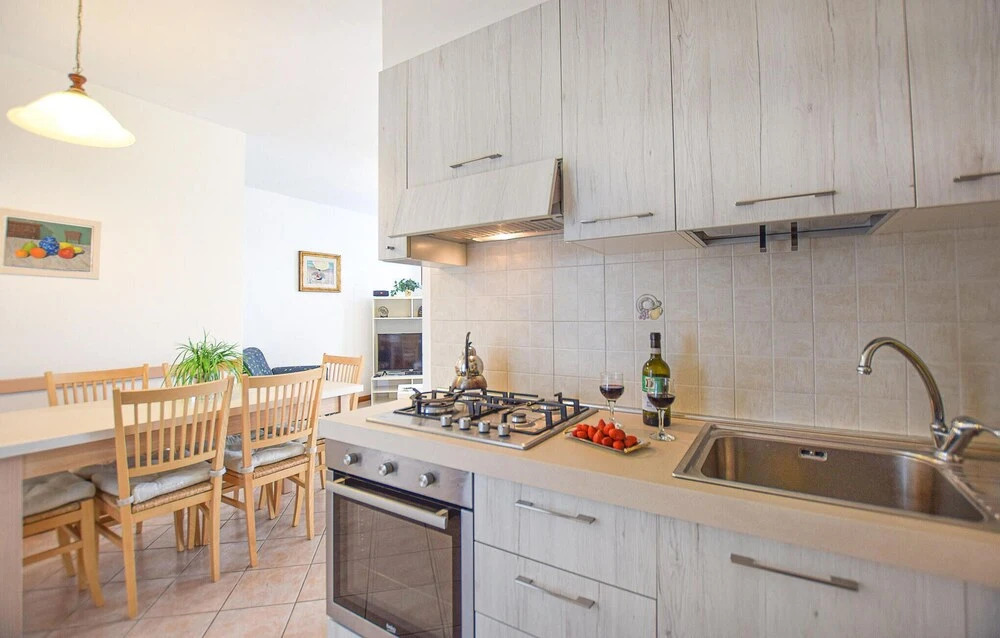 3 Bedroom Cozy Home In Massarosa