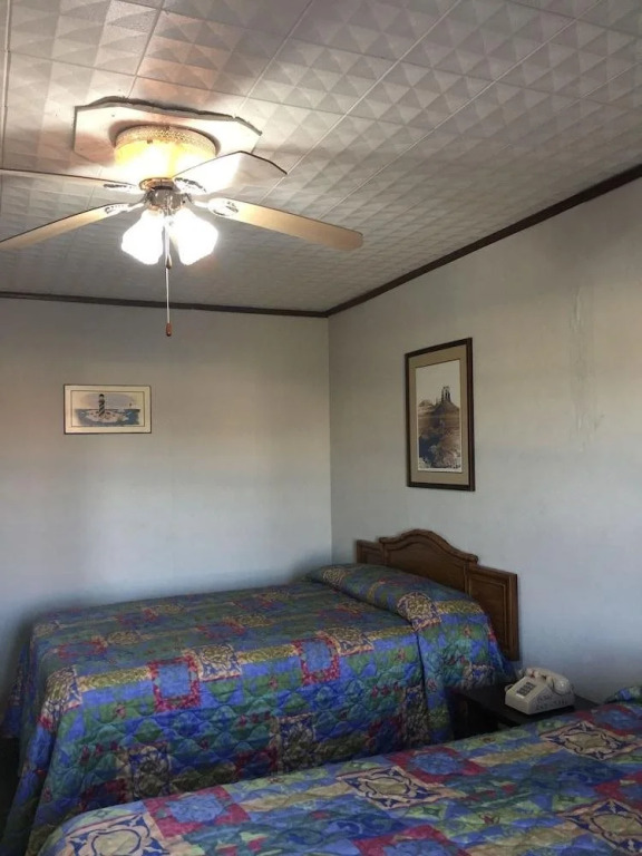 Delux Inn