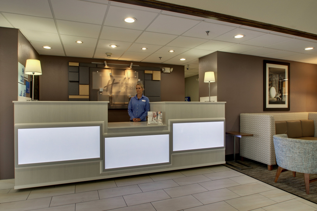Holiday Inn Express & Suites Lebanon by IHG
