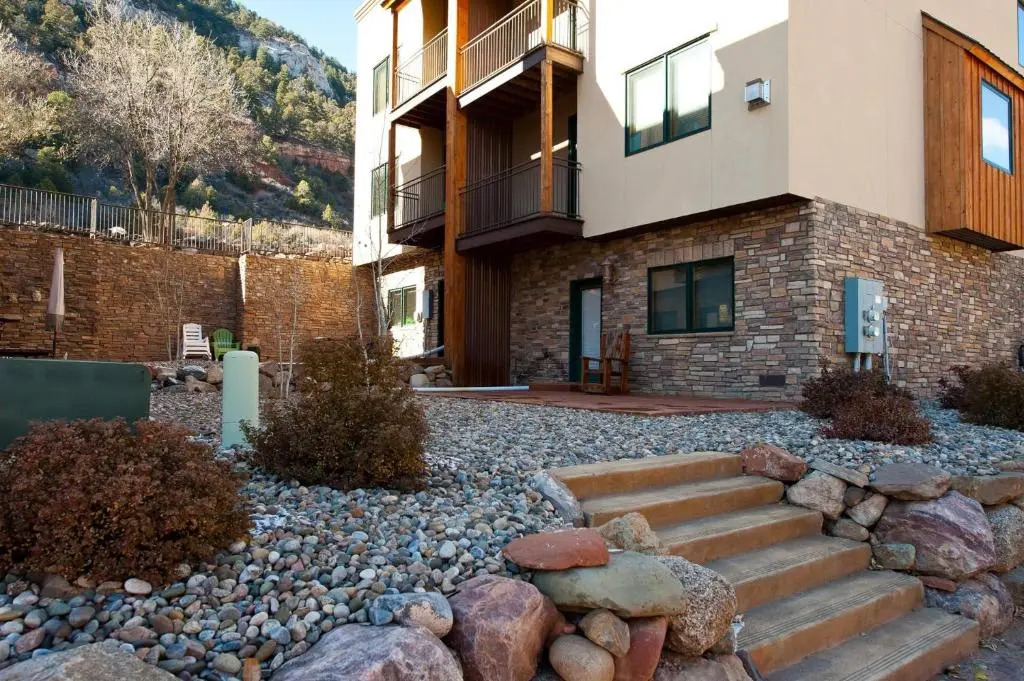 Crimson Cliffs Unit 55