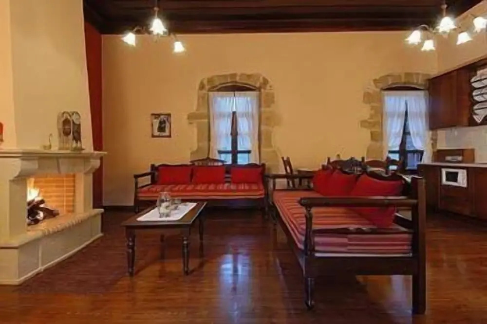 Arhontiko Arhanes Suites